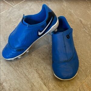 Nike Blue Boys Velcro Soccer Cleats